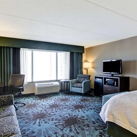 Hampton Inn By Hilton Toronto Airport Corporate Centre Exterior photo